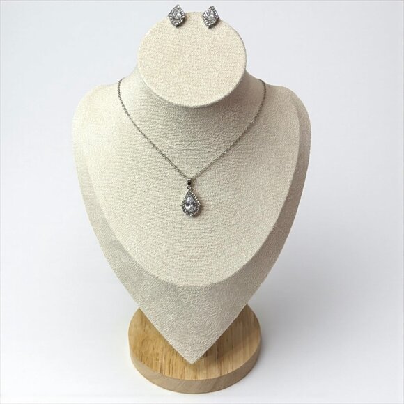Luxury Necklace and Earrings Set - Picture 2 of 5